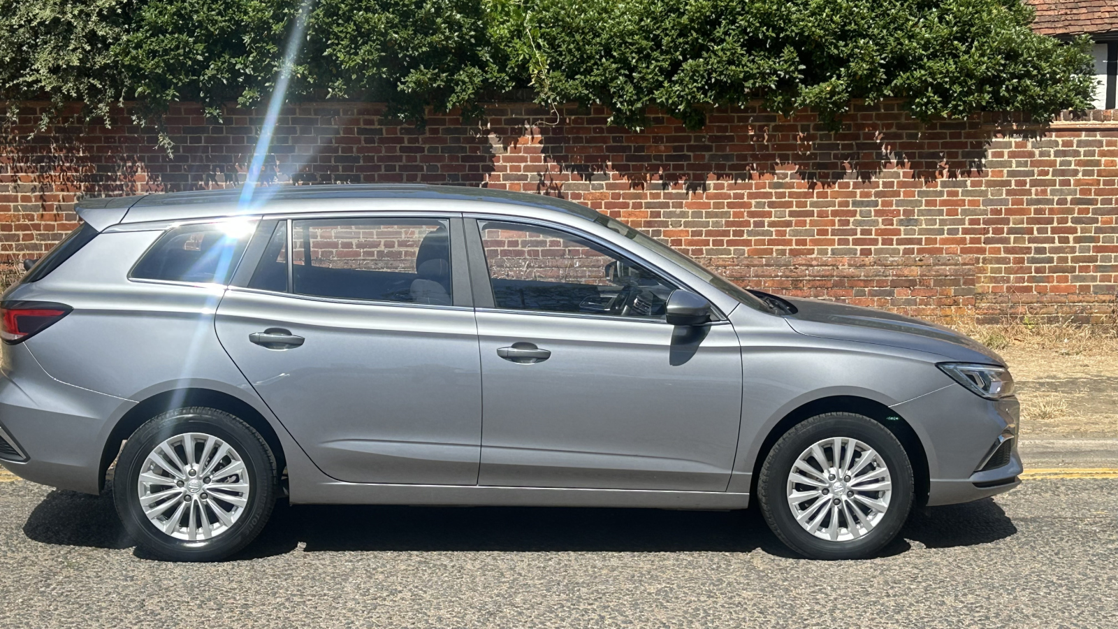 MG Motor UK MG5