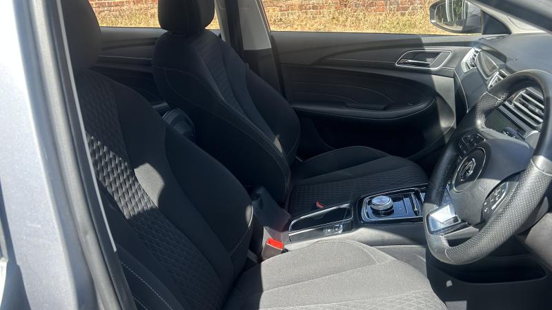 MG Motor UK MG5
