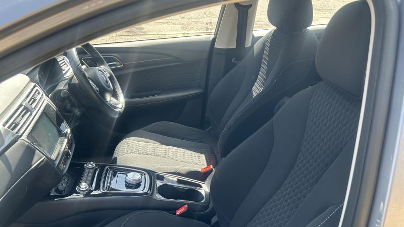 MG Motor UK MG5