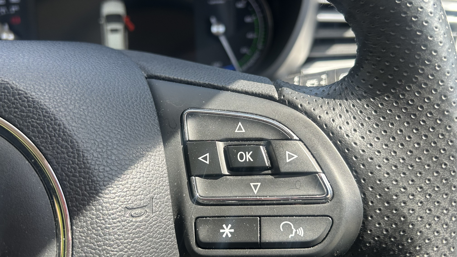 MG Motor UK MG5