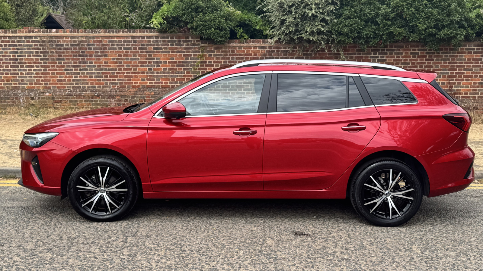 MG Motor UK MG5