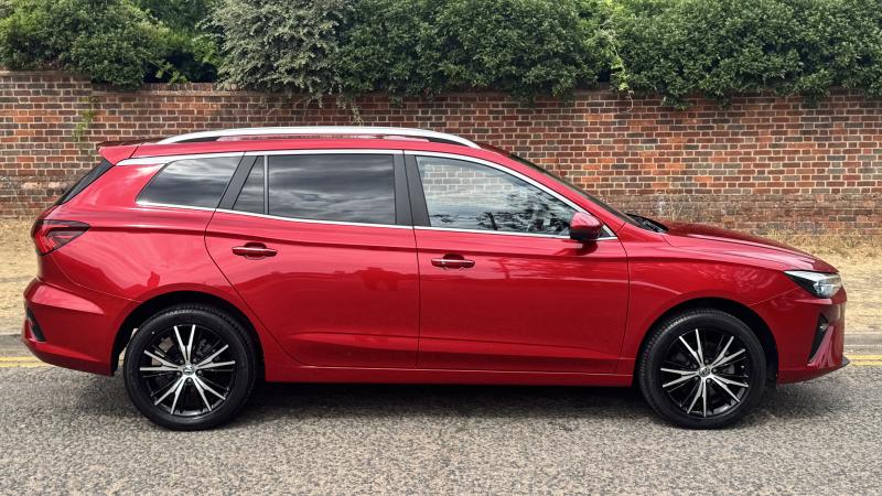 MG Motor UK MG5