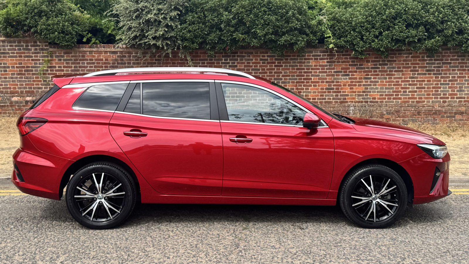 MG Motor UK MG5