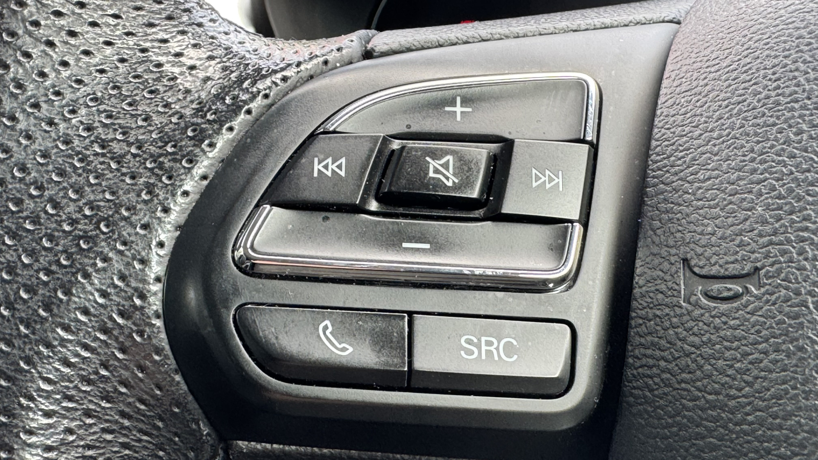 MG Motor UK MG5