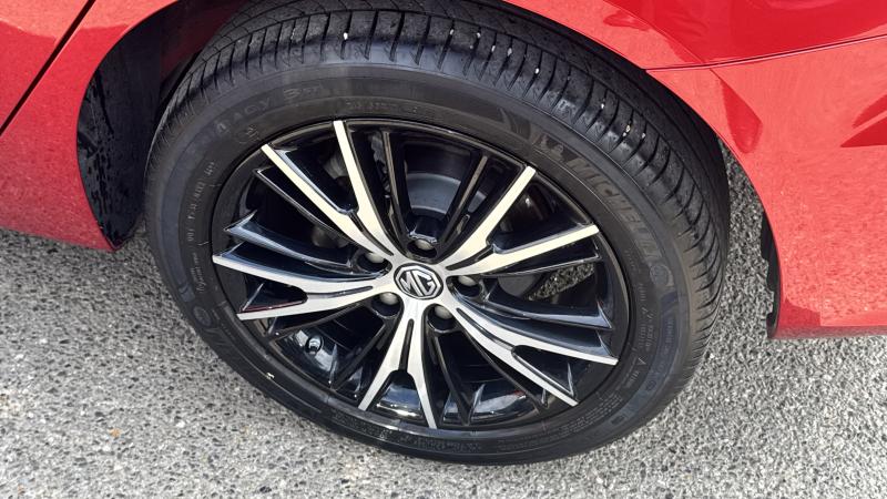 MG Motor UK MG5