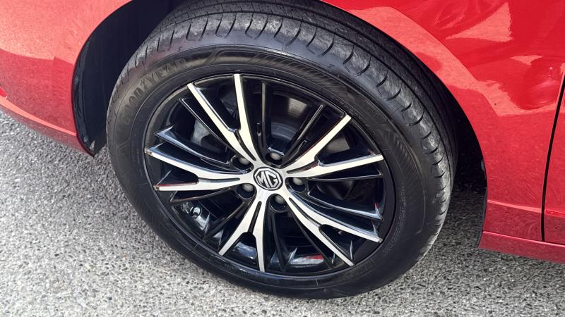 MG Motor UK MG5
