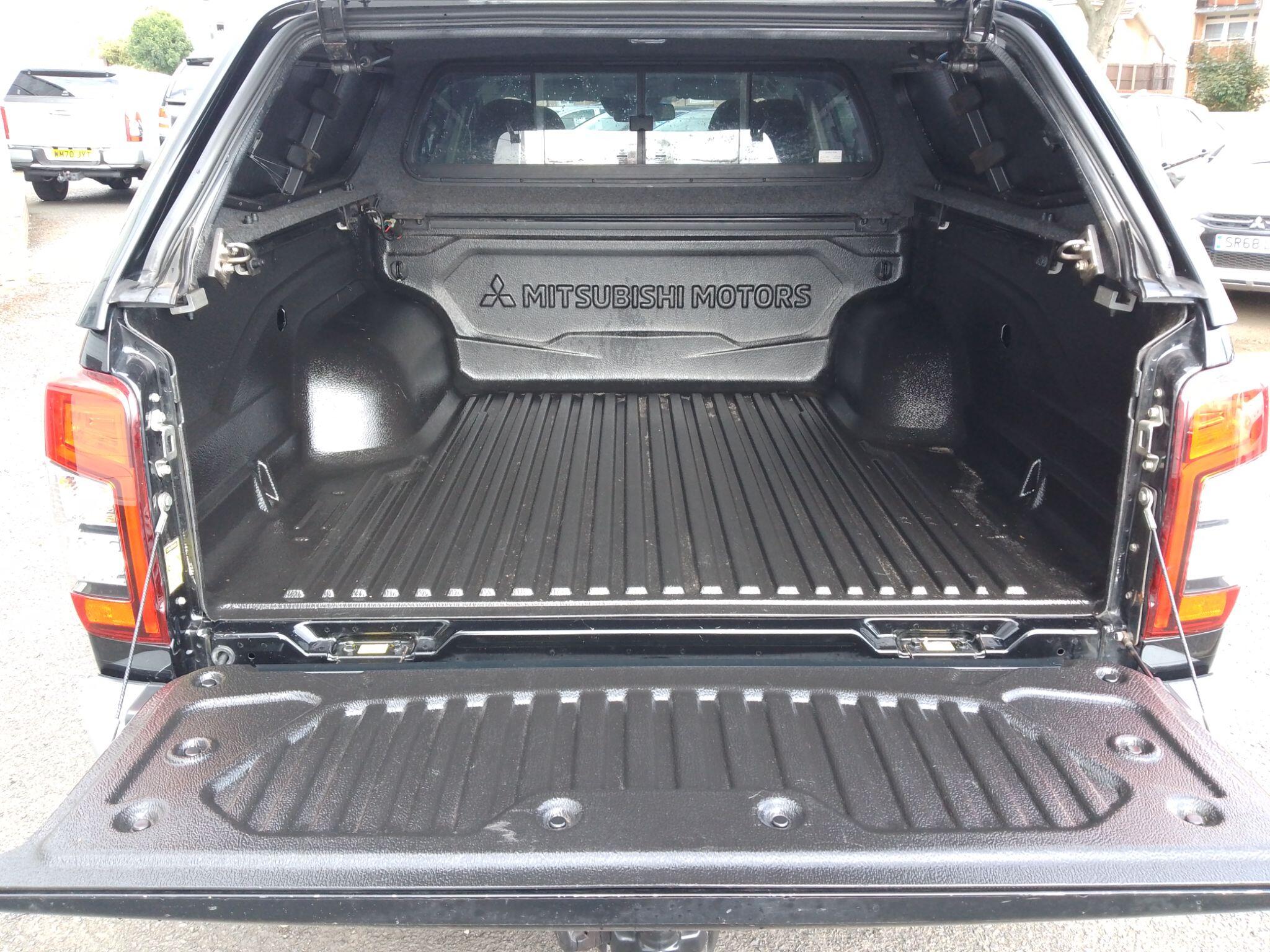 Mitsubishi L200