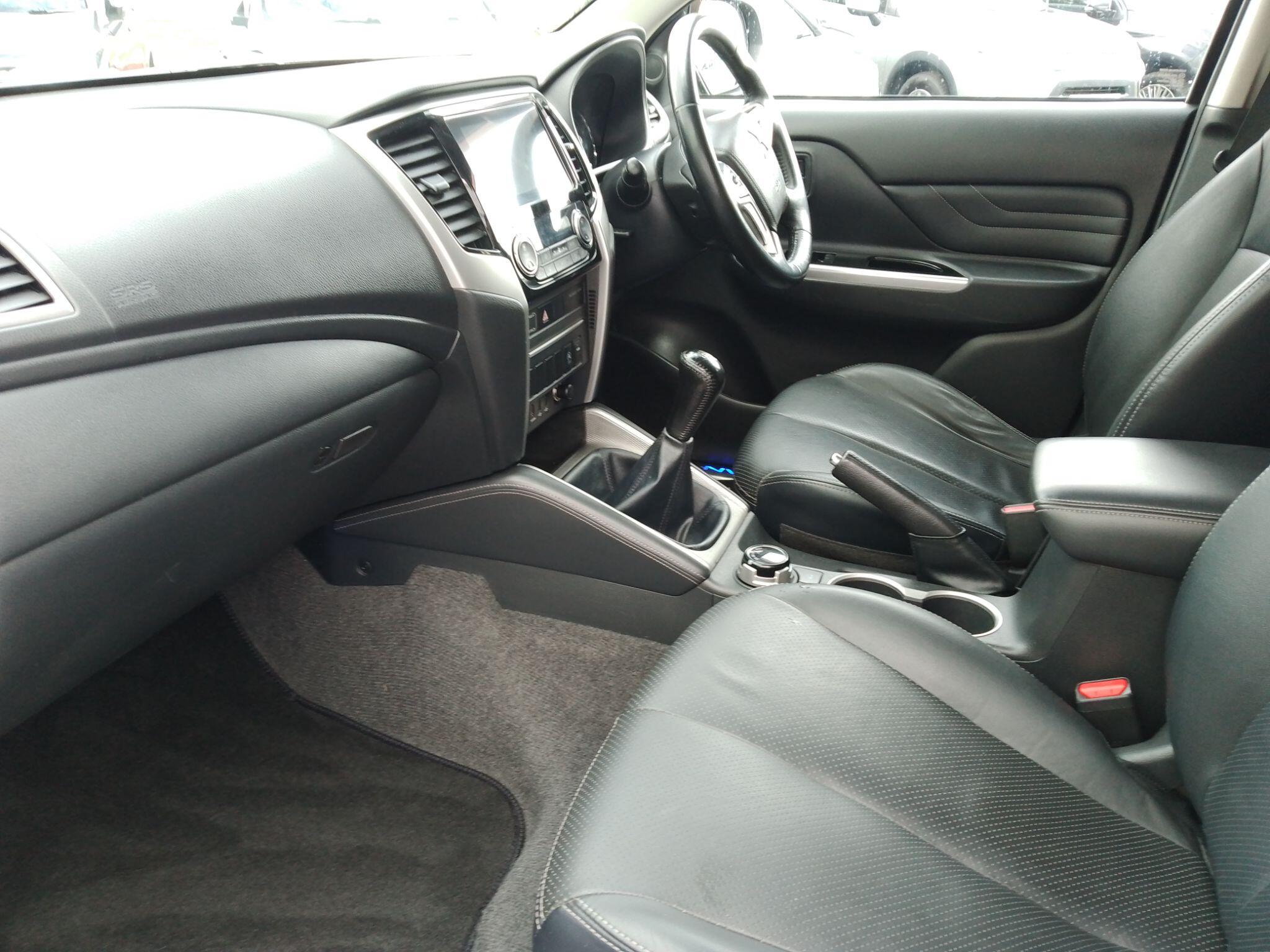 Mitsubishi L200