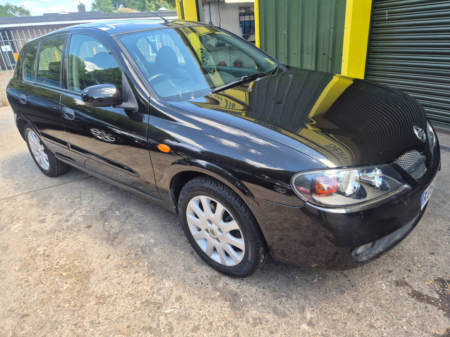 Nissan Almera