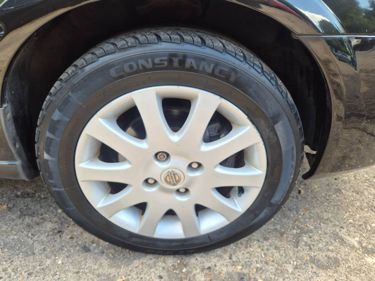 Nissan Almera
