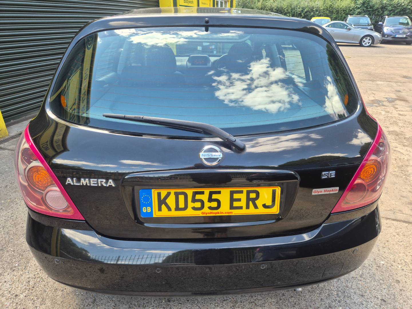 Nissan Almera