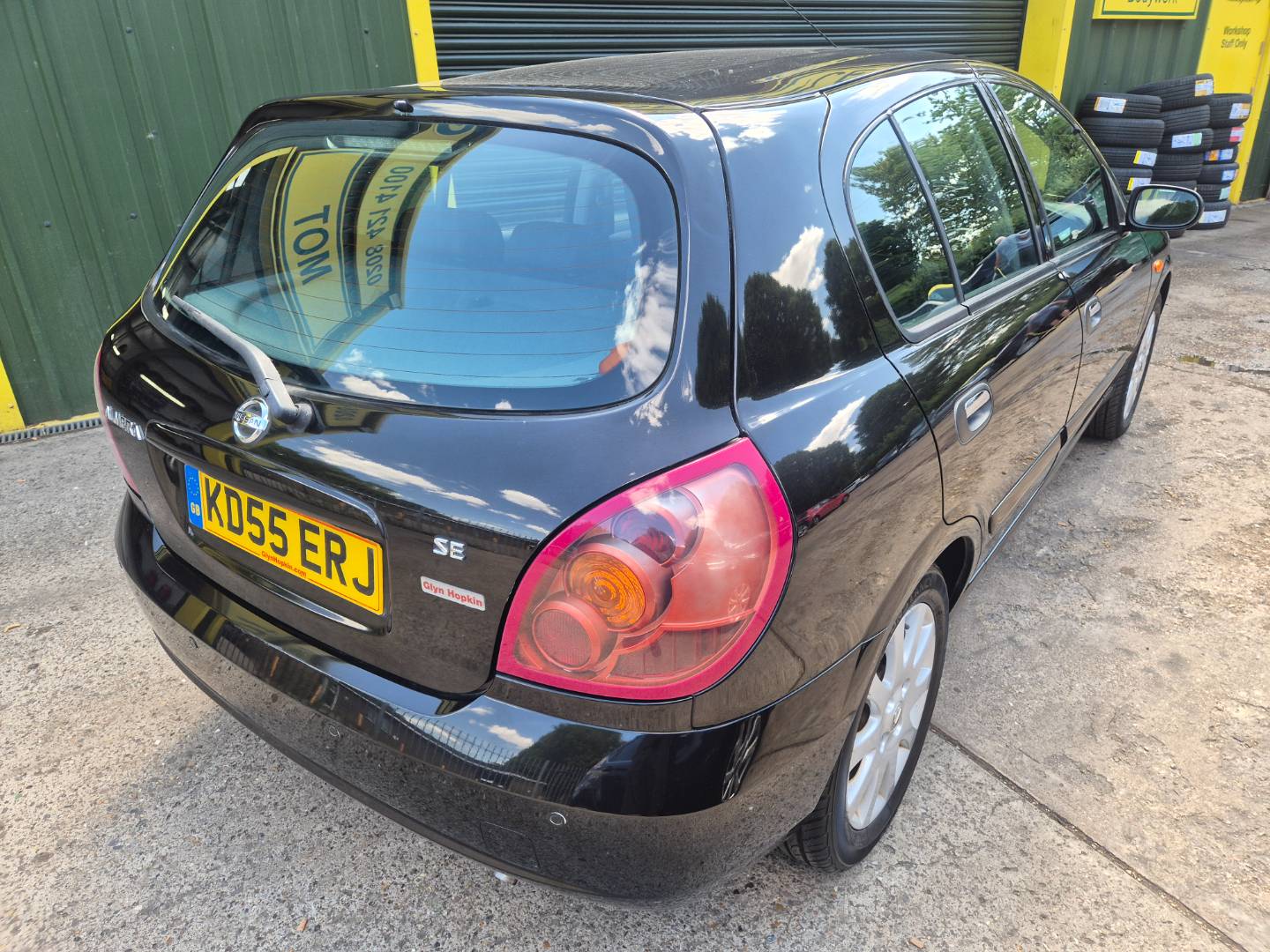 Nissan Almera