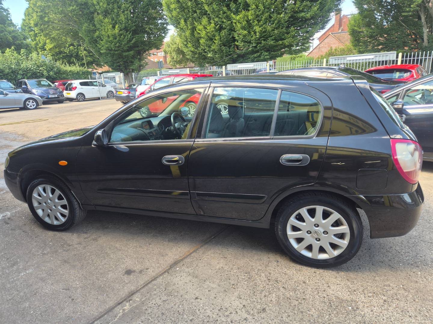 Nissan Almera