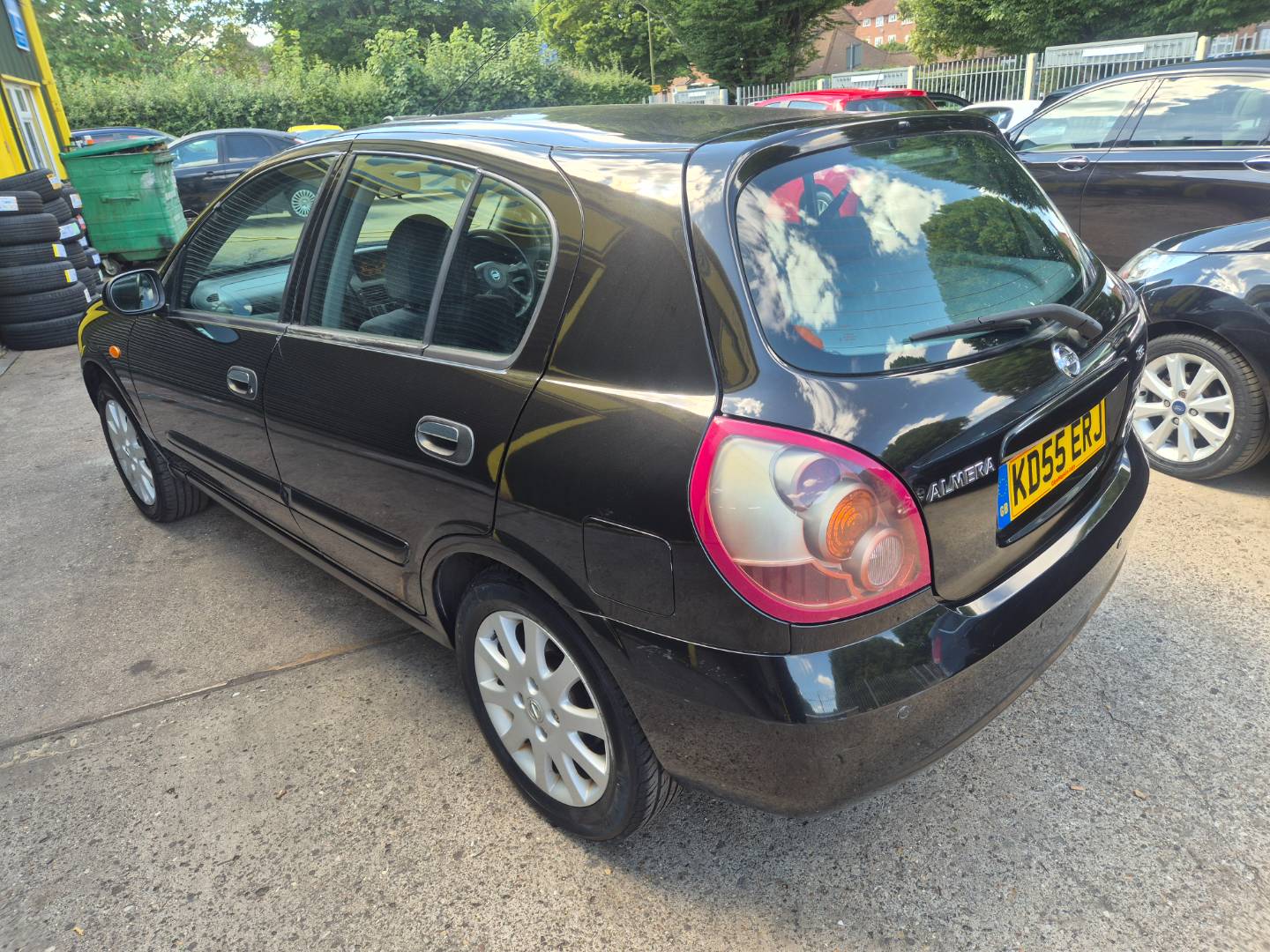 Nissan Almera