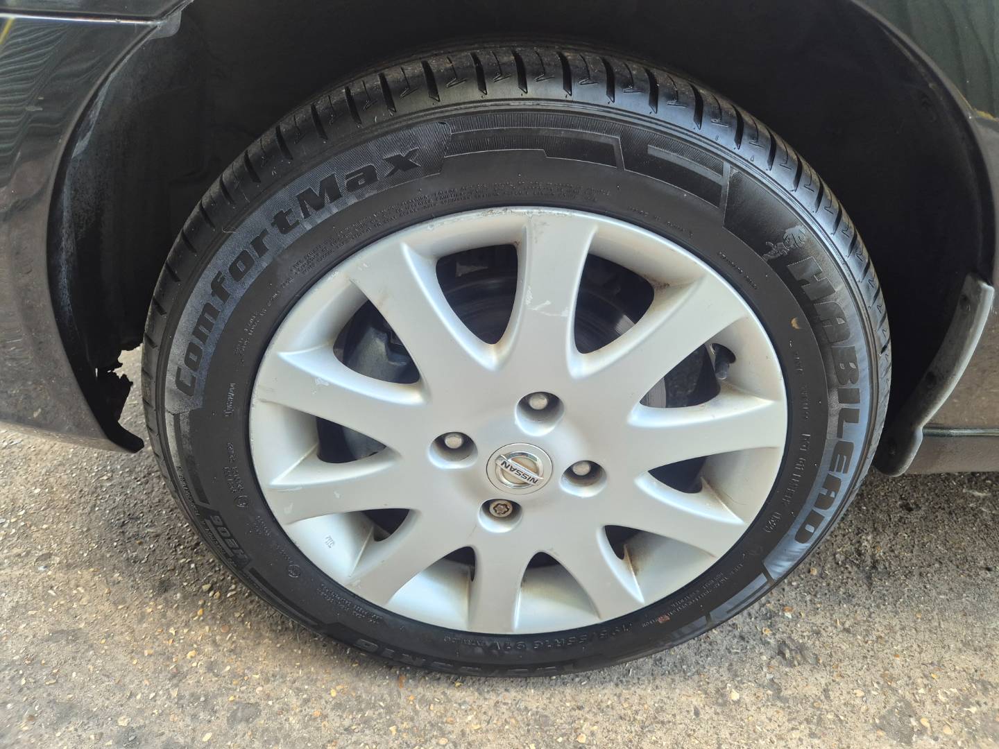 Nissan Almera