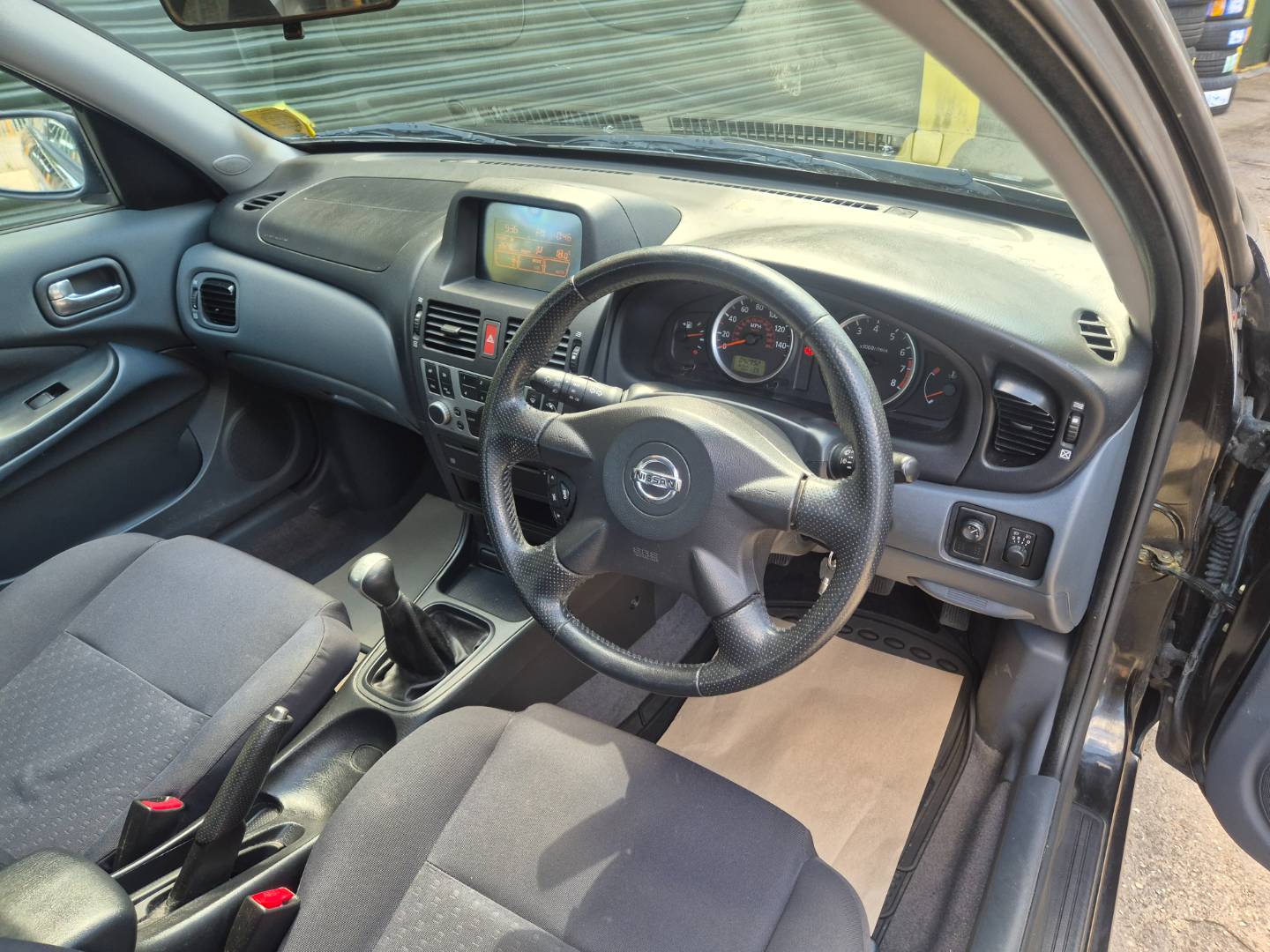 Nissan Almera
