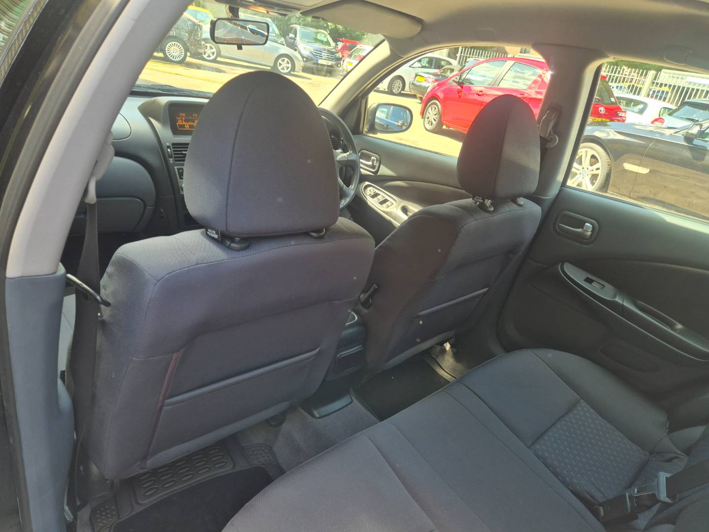 Nissan Almera