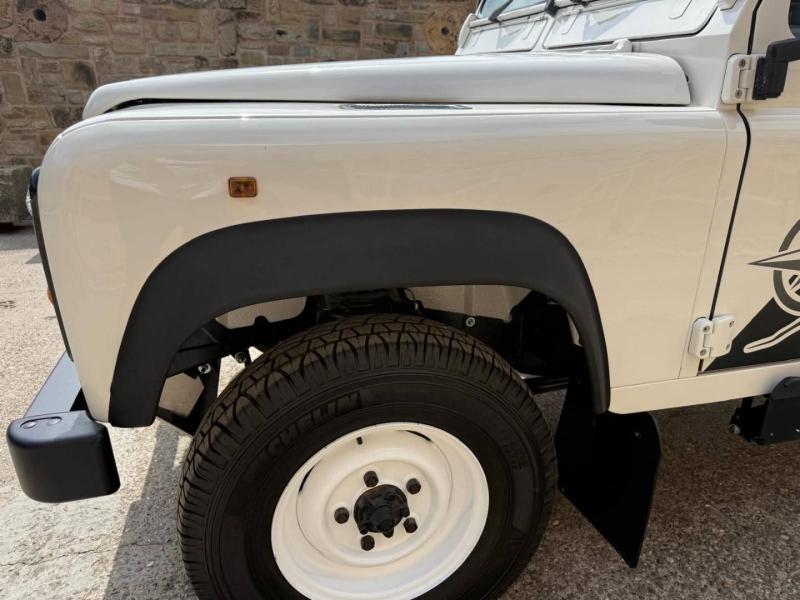 Land Rover Defender 110