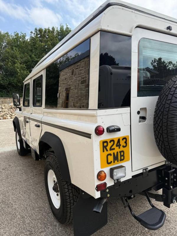 Land Rover Defender 110