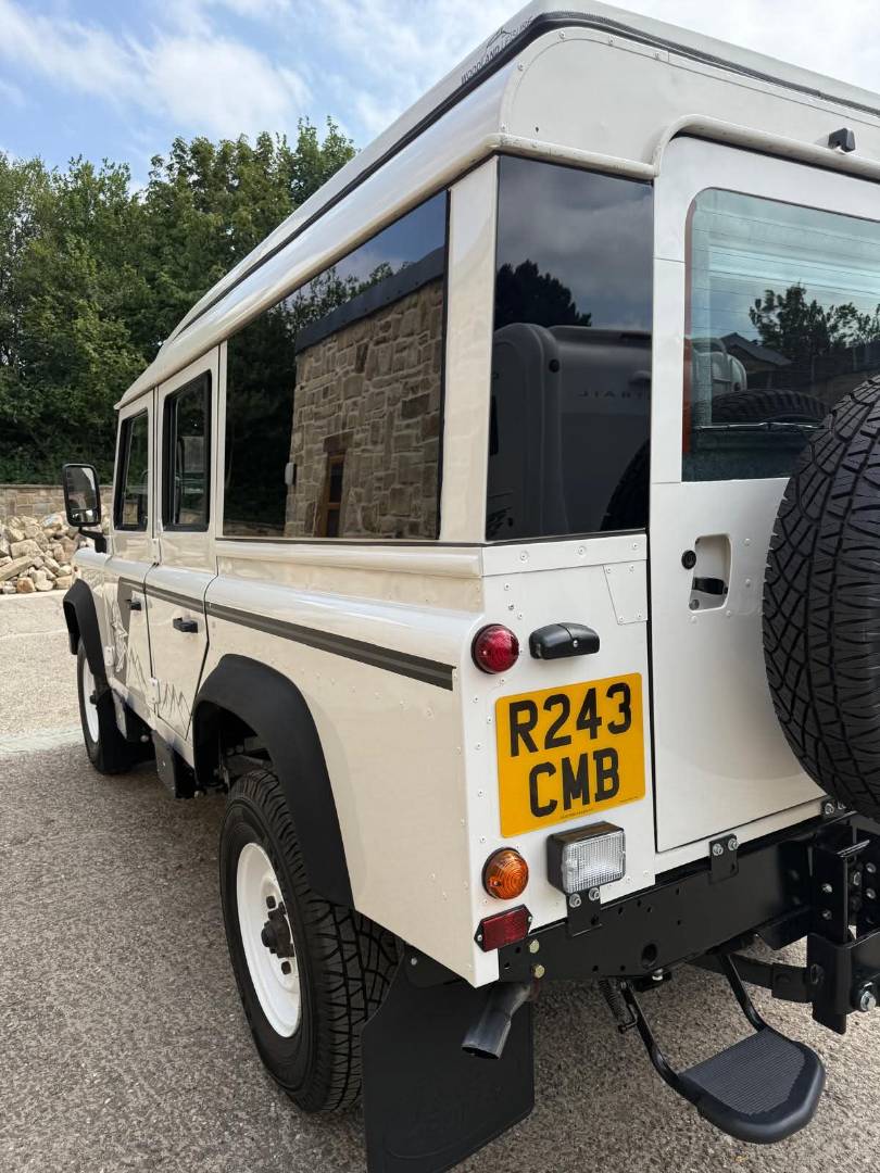 Land Rover Defender 110