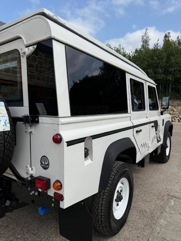 Land Rover Defender 110