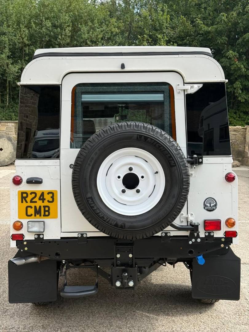 Land Rover Defender 110