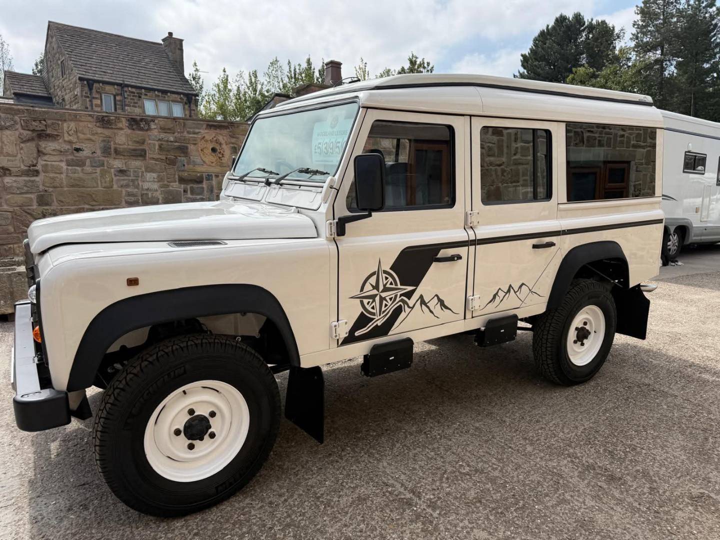 Land Rover Defender 110