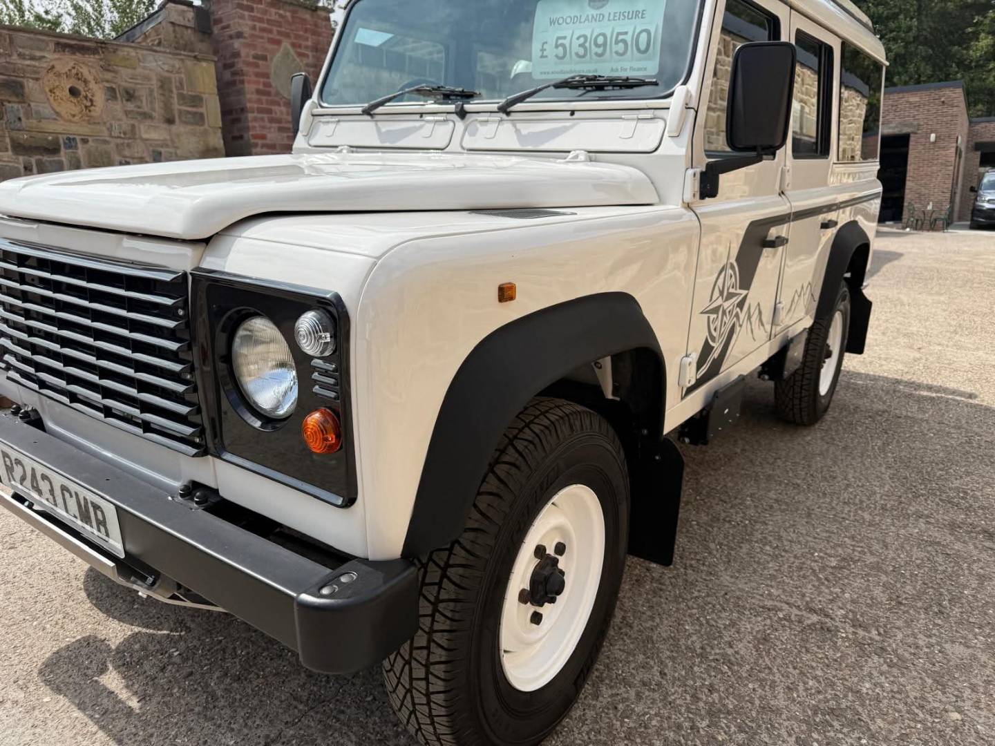Land Rover Defender 110