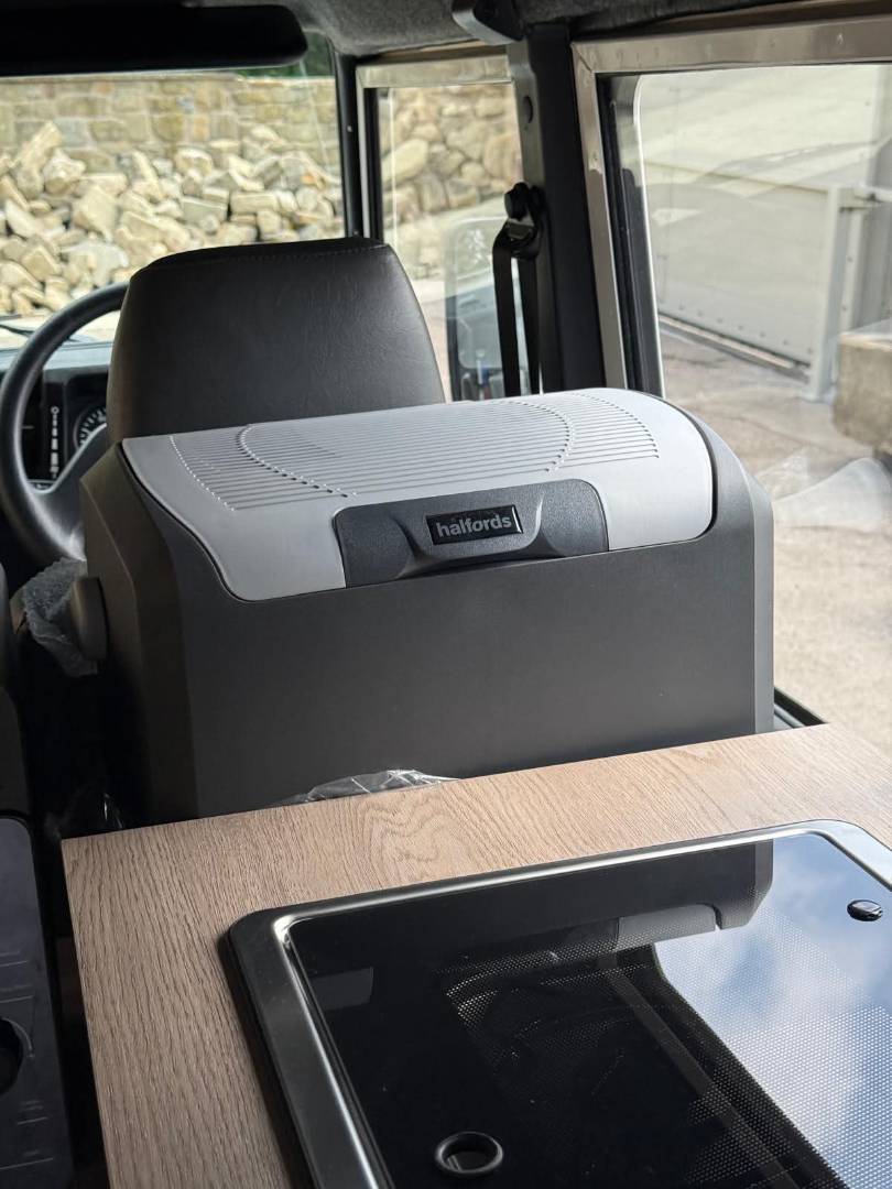 Land Rover Defender 110