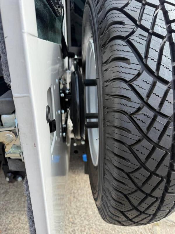 Land Rover Defender 110