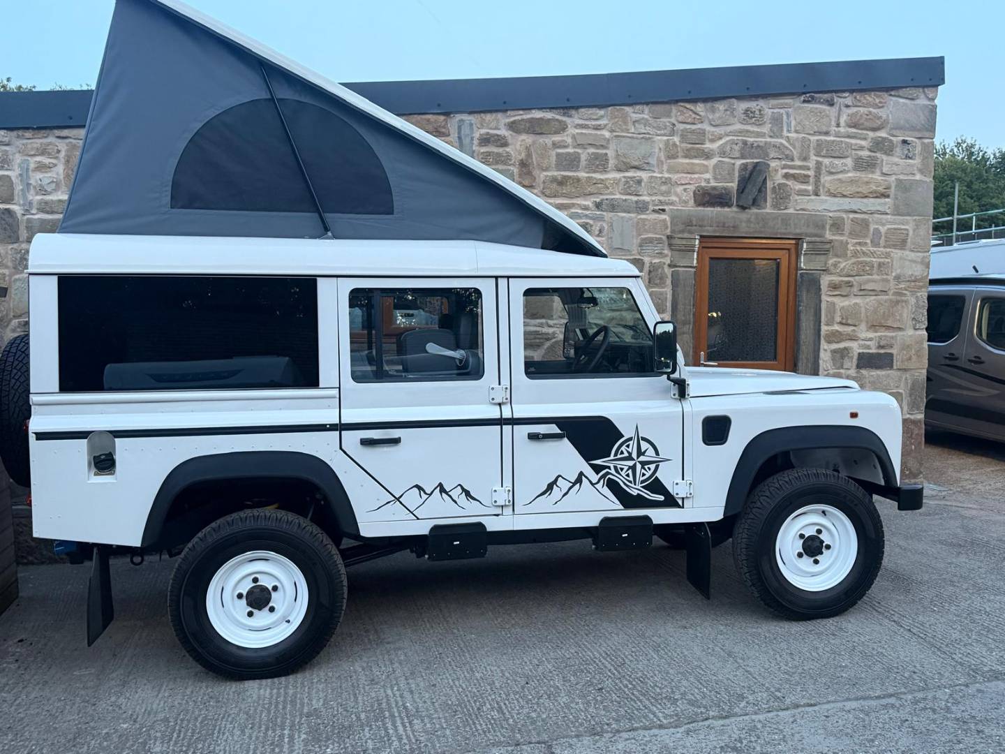 Land Rover Defender 110