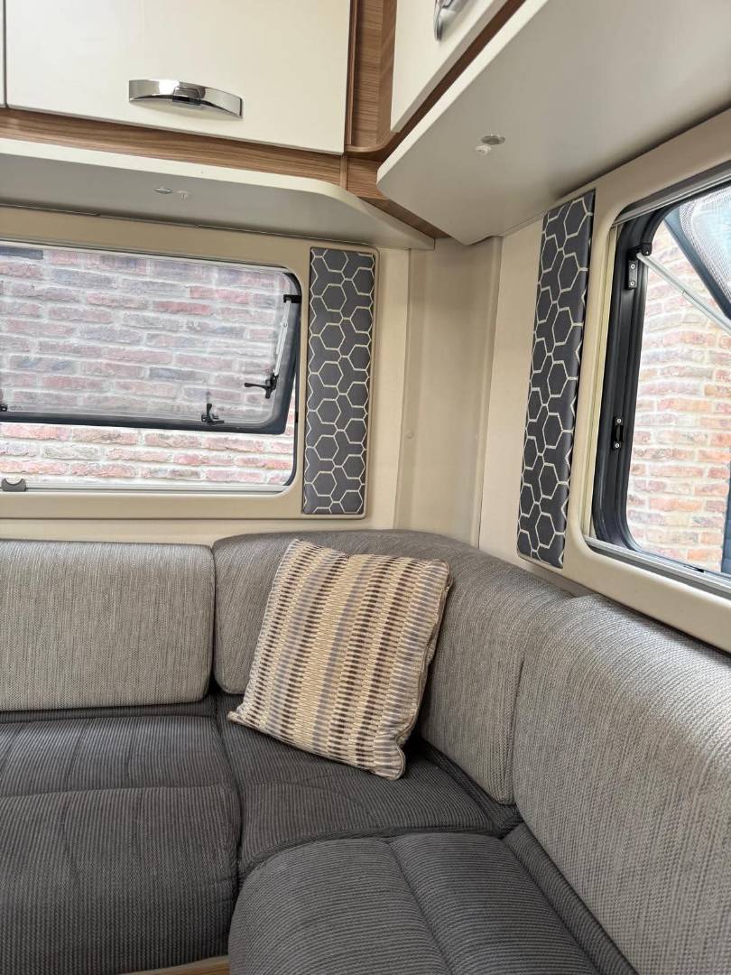 Swift Escape 622