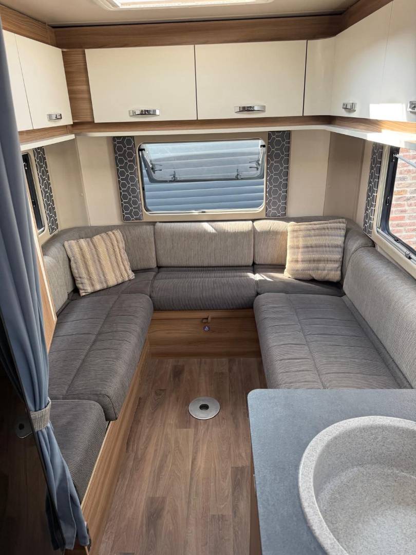 Swift Escape 622