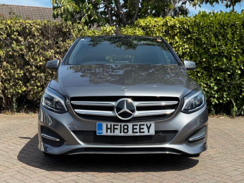 Mercedes-Benz B 180