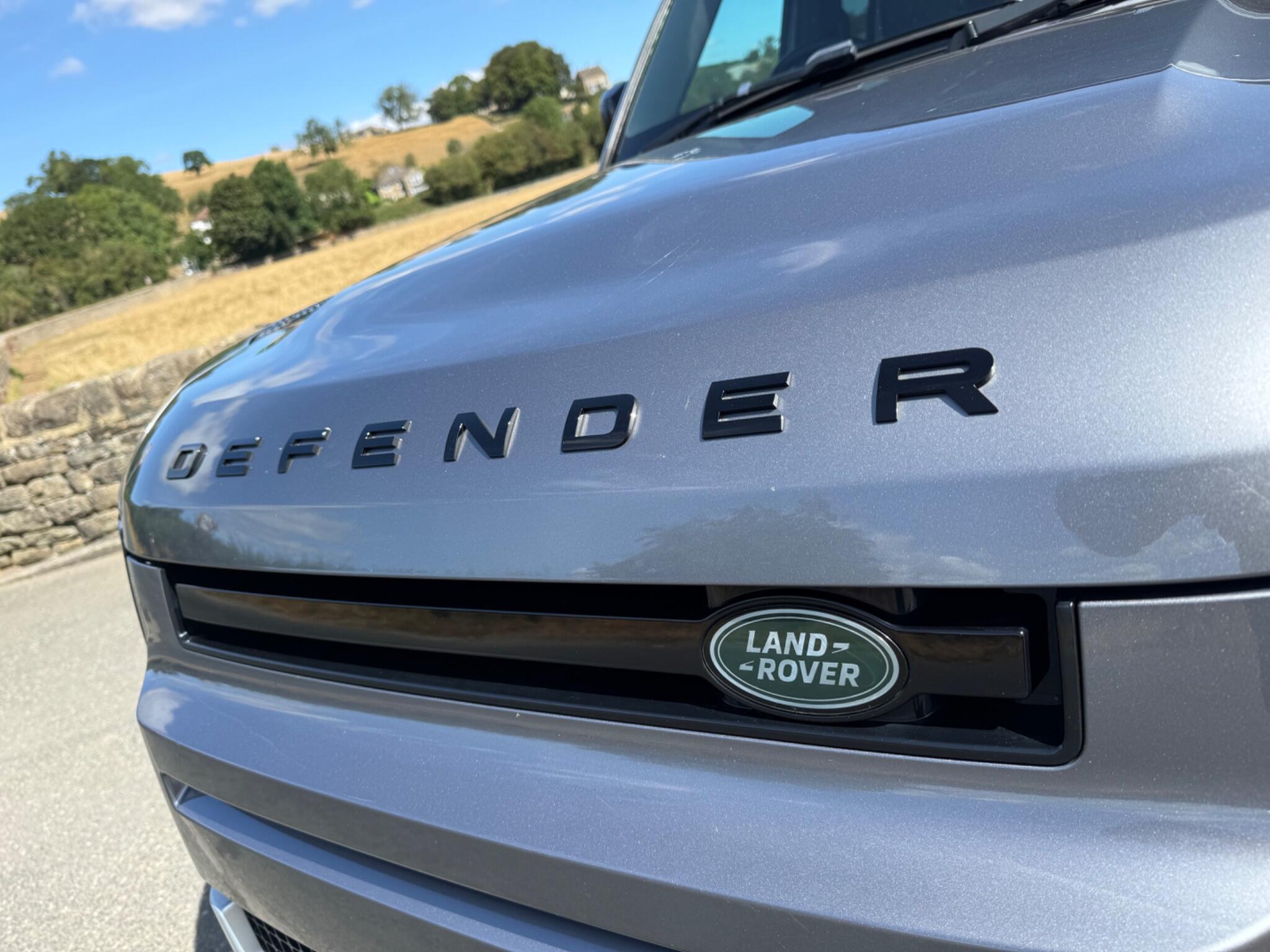 Land Rover Defender 110