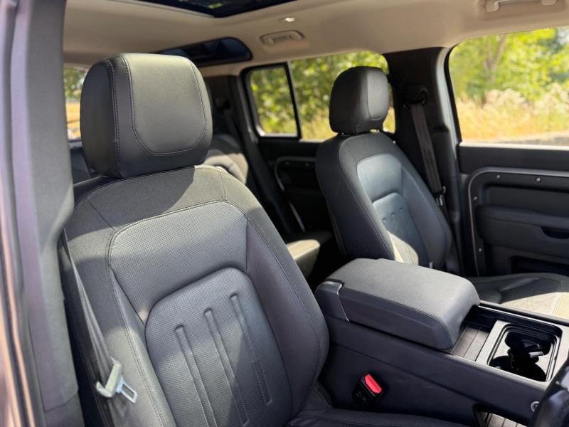 Land Rover Defender 110