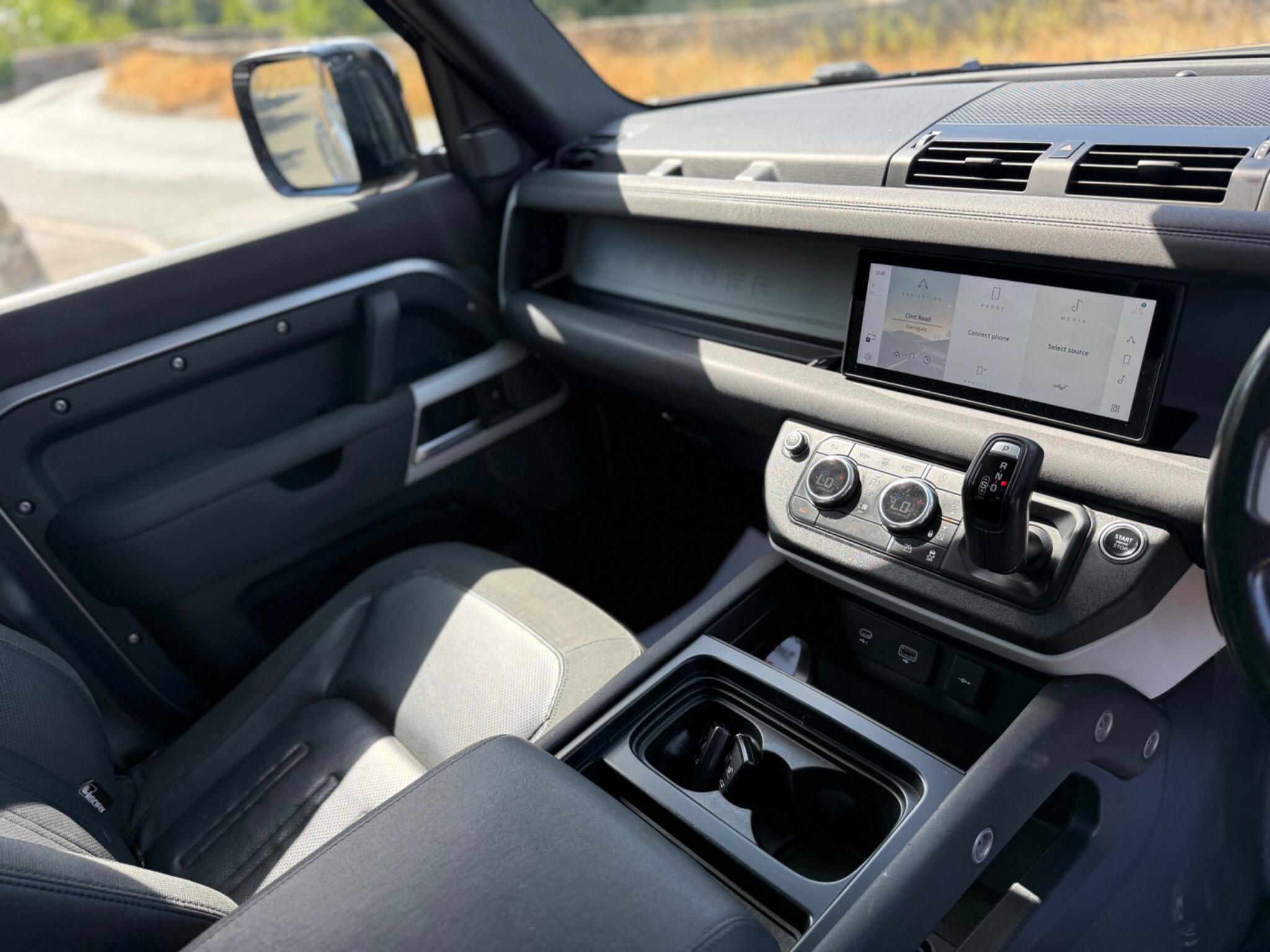 Land Rover Defender 110