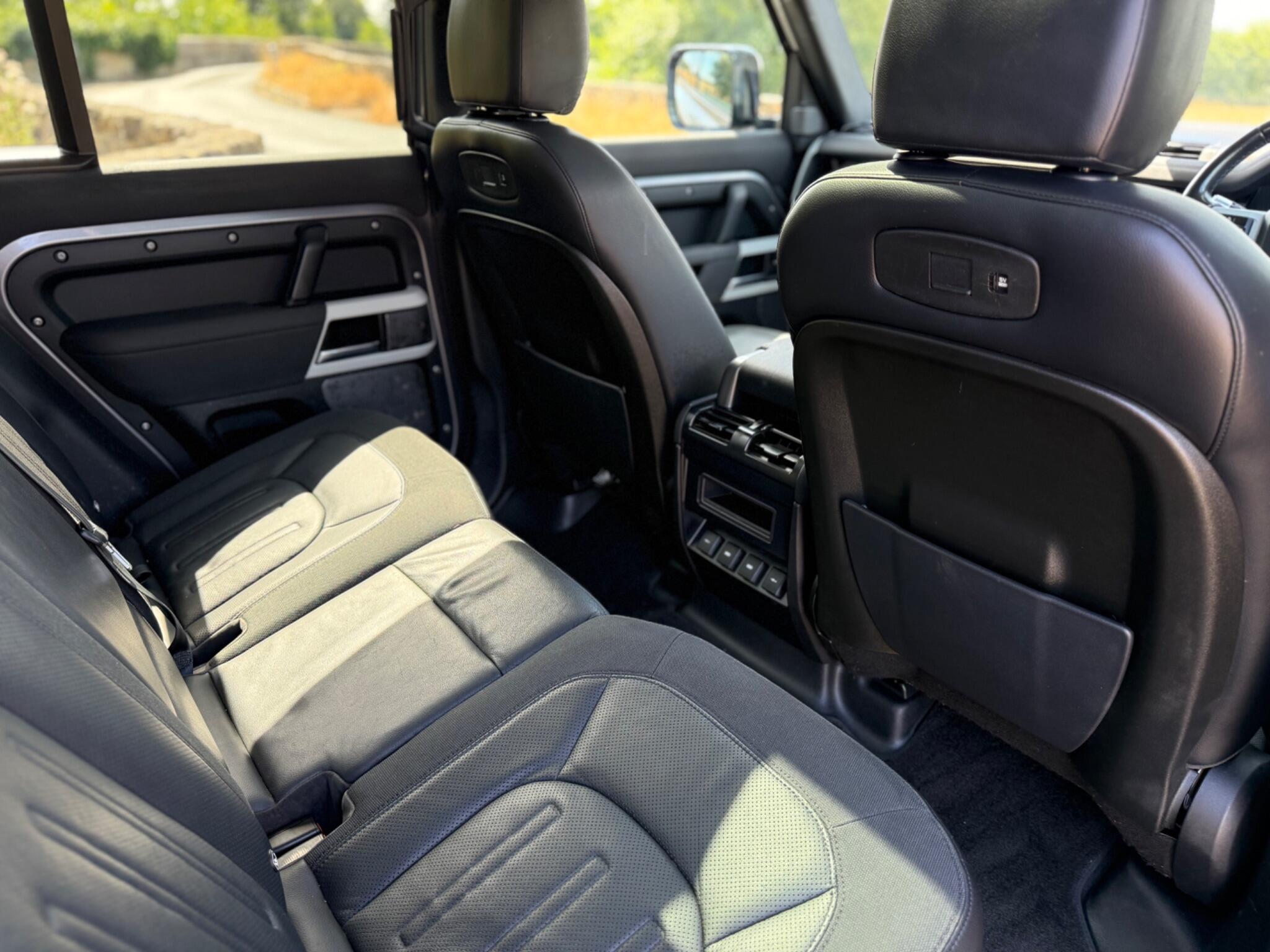 Land Rover Defender 110