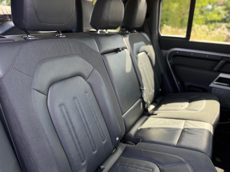 Land Rover Defender 110