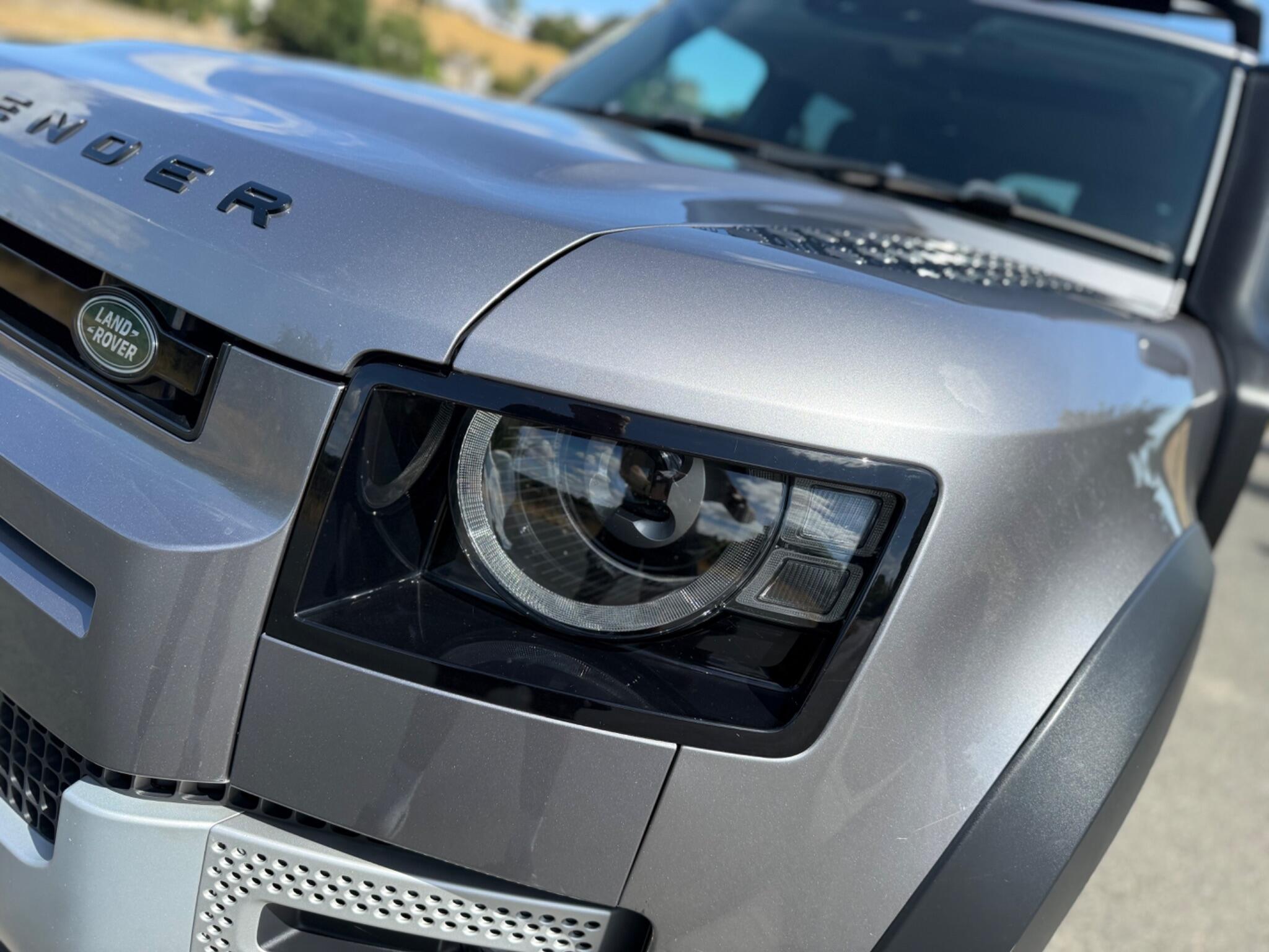Land Rover Defender 110
