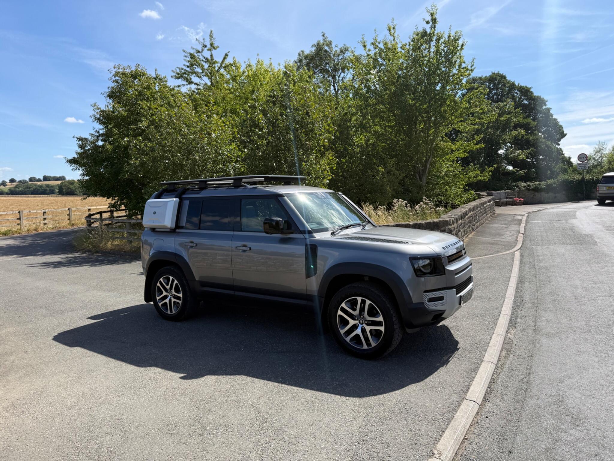 Land Rover Defender 110