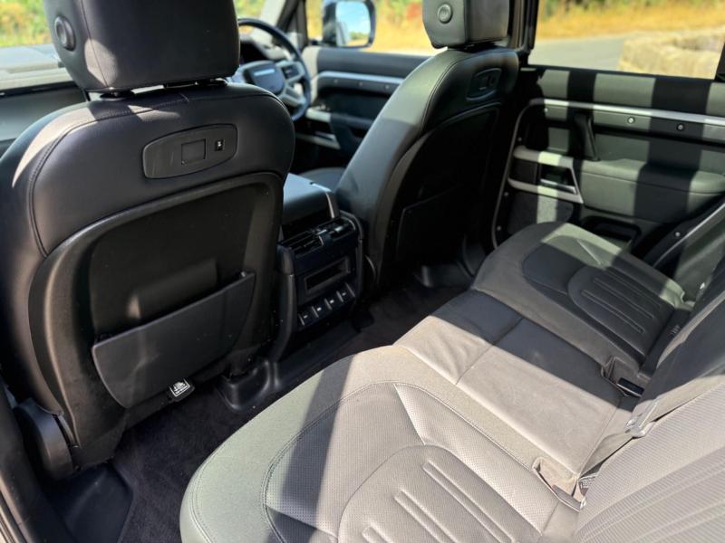 Land Rover Defender 110