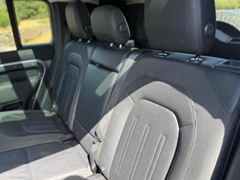 Land Rover Defender 110