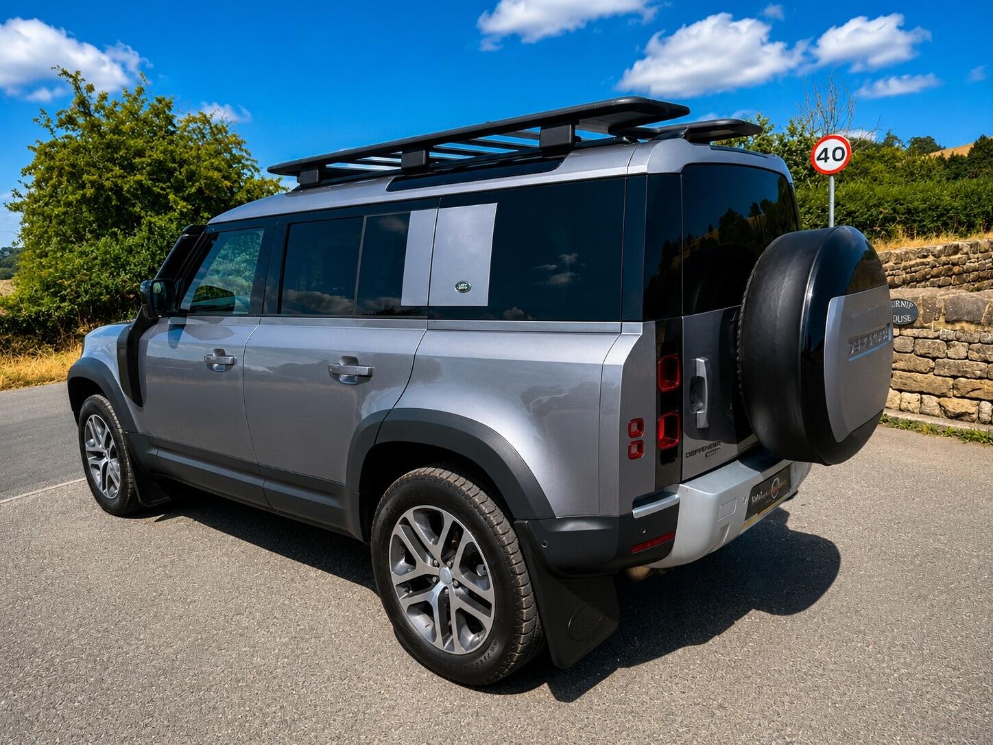 Land Rover Defender 110