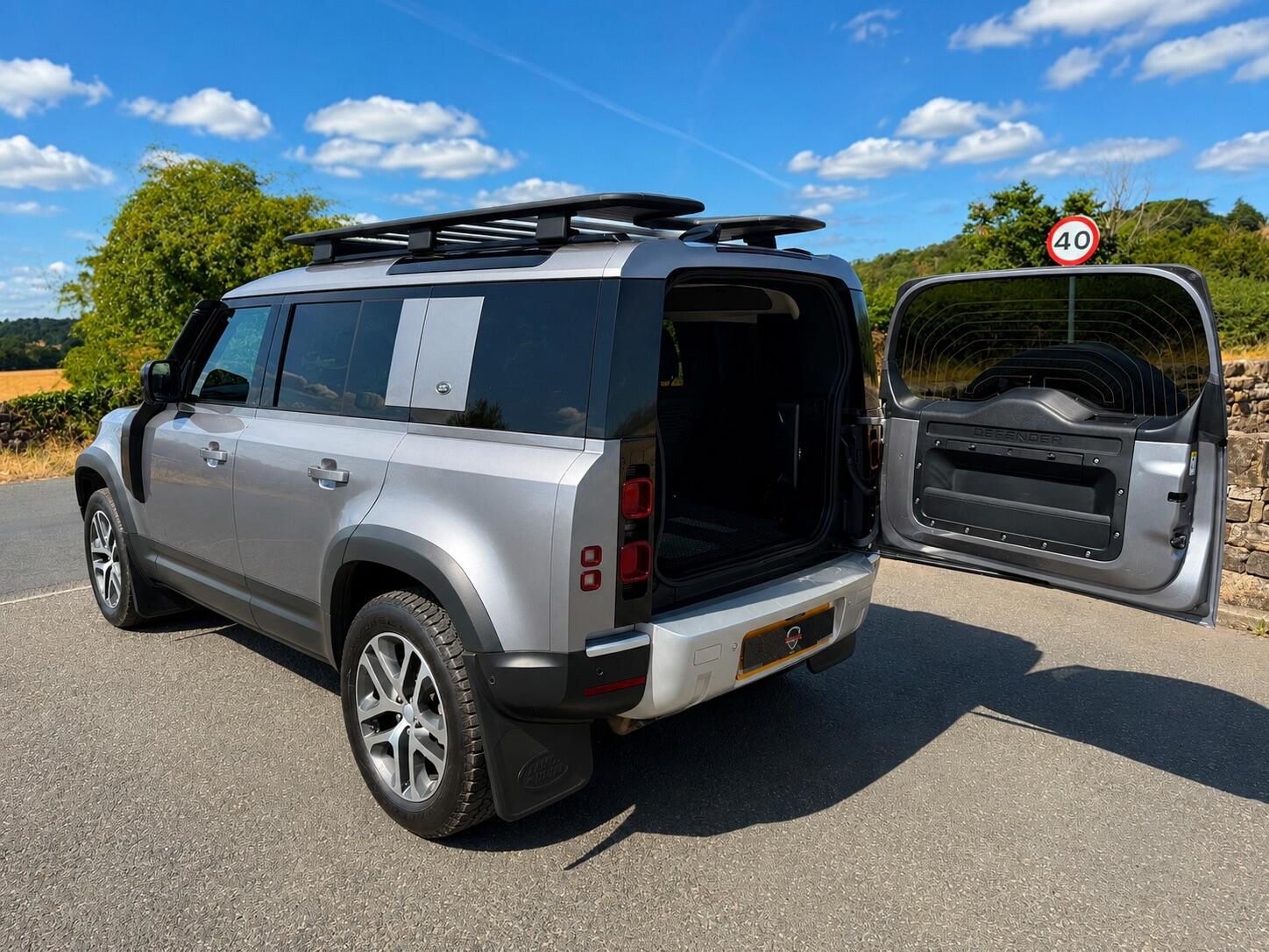 Land Rover Defender 110