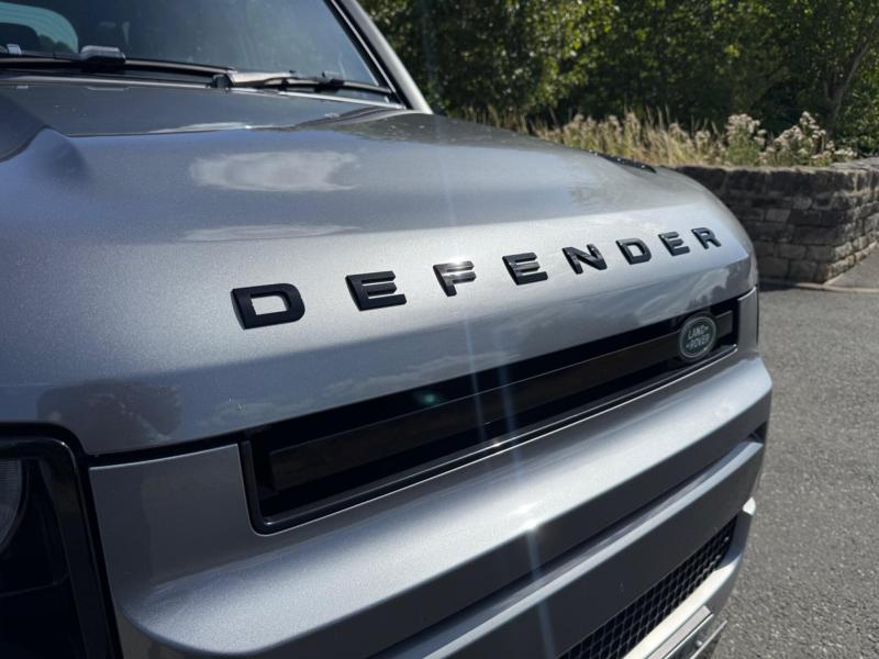 Land Rover Defender 110