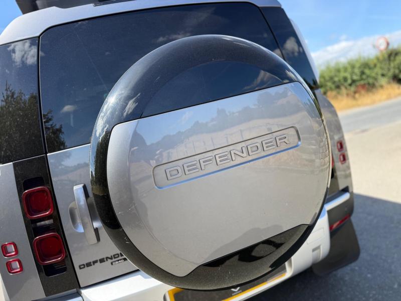 Land Rover Defender 110