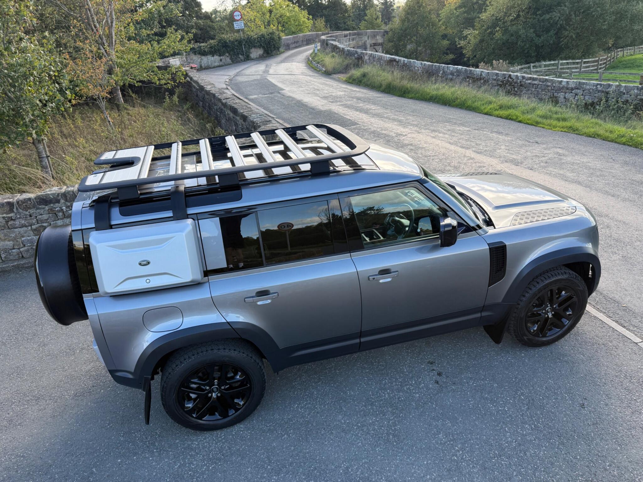 Land Rover Defender 110