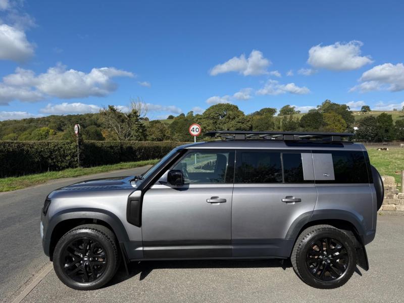 Land Rover Defender 110