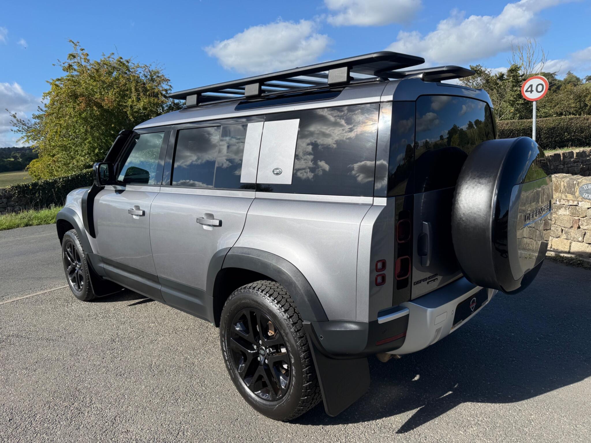 Land Rover Defender 110